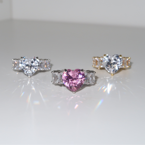 Heart on Ice Ring